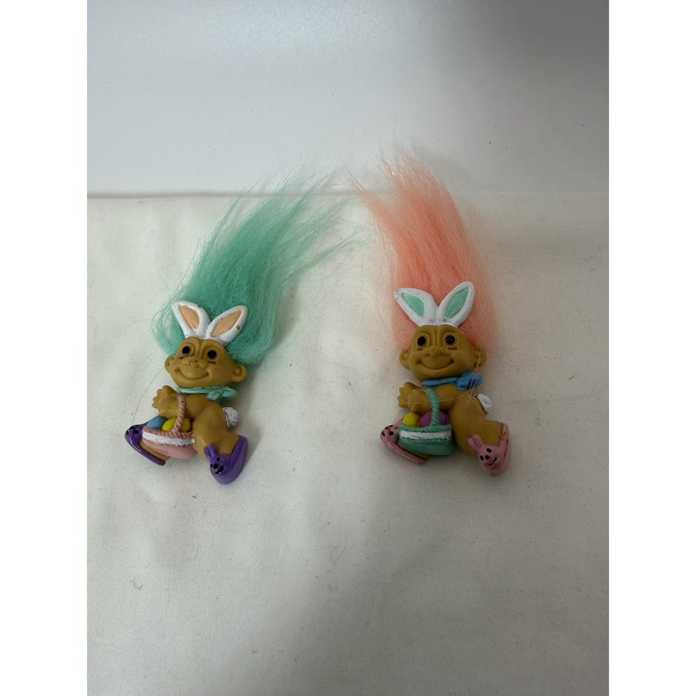 Wacky Wabbit Trolls Pin Easter Bunny Basket Mini Vintage Russ Brooch